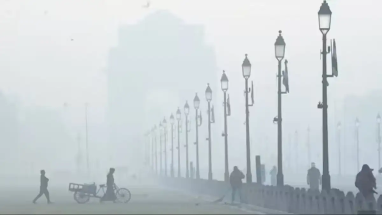 Weather update: Delhi-NCR wrapped in blanket of fog, commuters face major disruptions due to low visibility